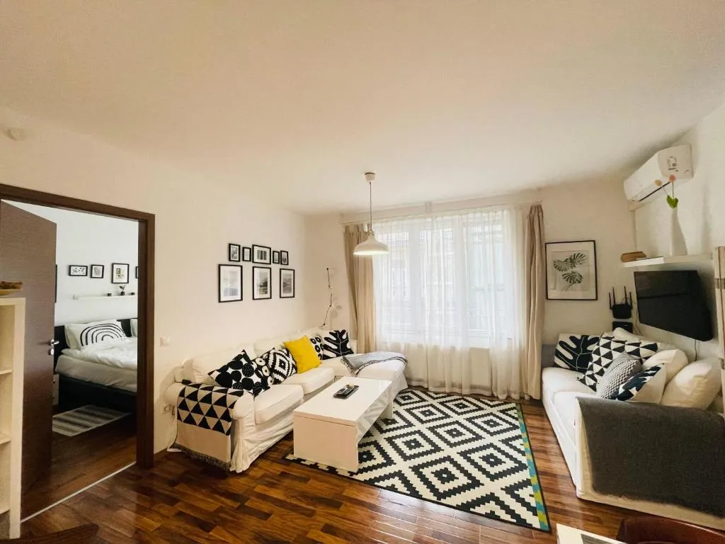 Image of Peony Székely Mihály Apartment – Free Garage