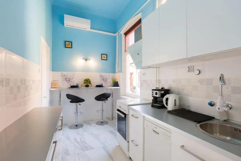 Image 2 of Peterdy Apartment at City Park with AC