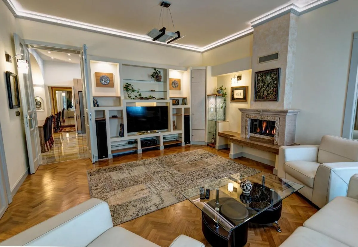 Image 6 of Prestige Suite Opera – supercentral