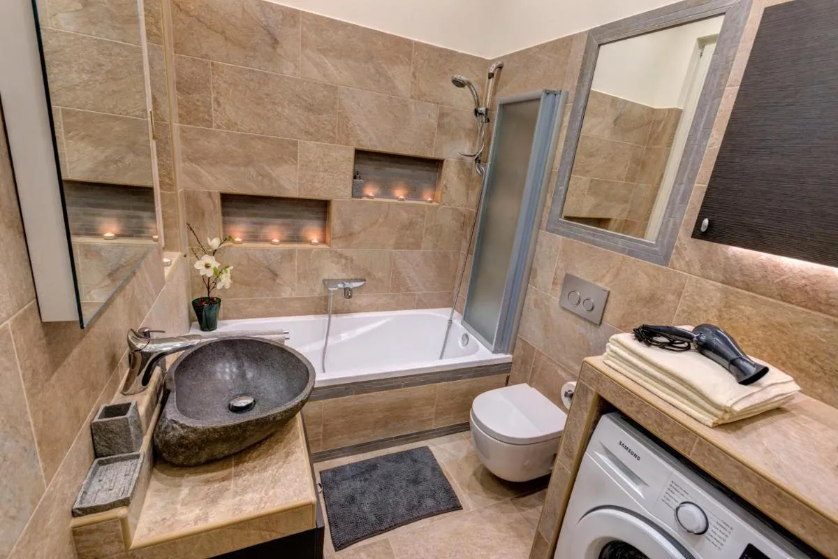 Image 5 of Prestige Suite Opera – supercentral