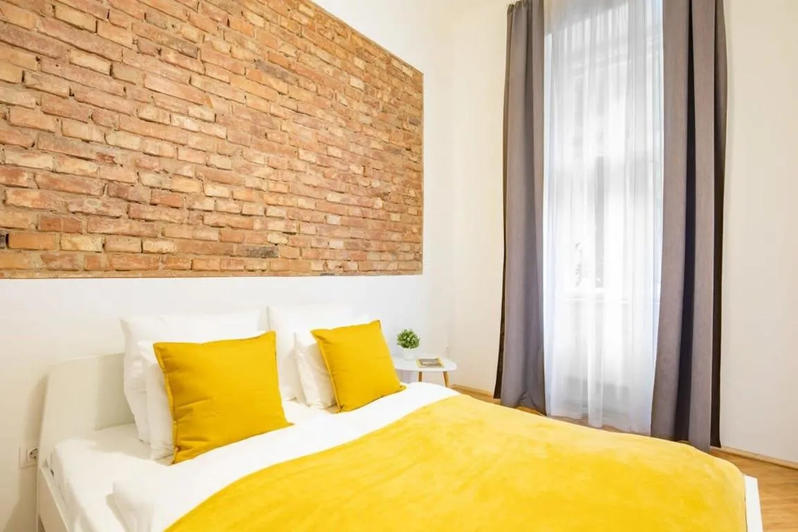 Image of Quiet Comfort – Central Buda