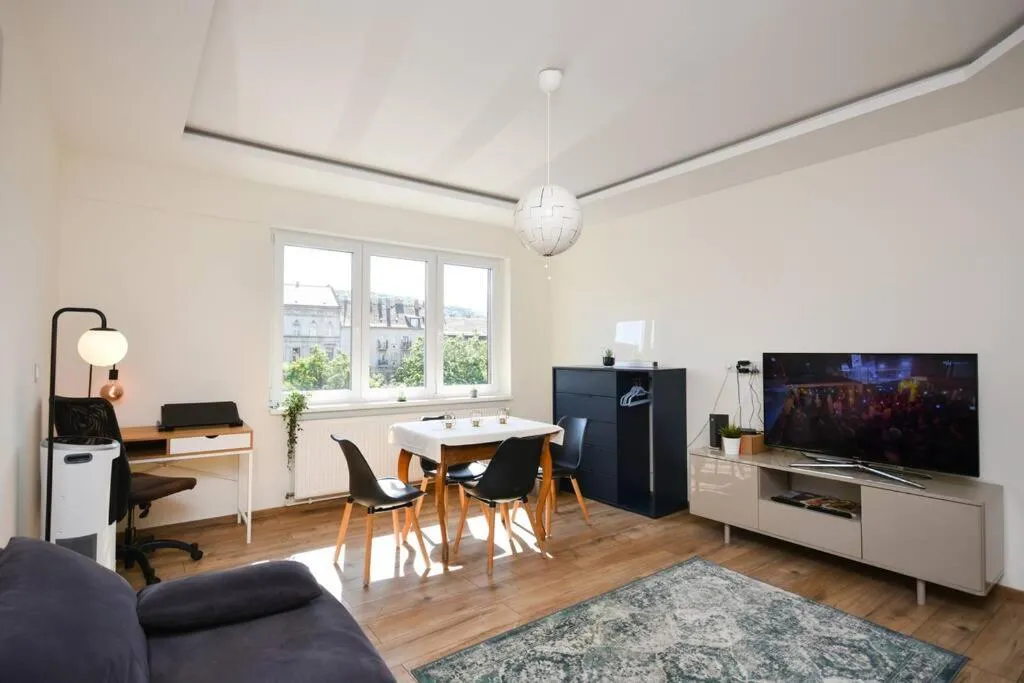 Image of Renovated Stylish Flat at the Castle&Metro