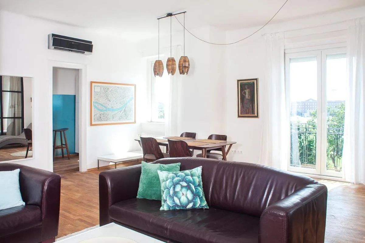 Image 3 of Riverside Panorama Apartment