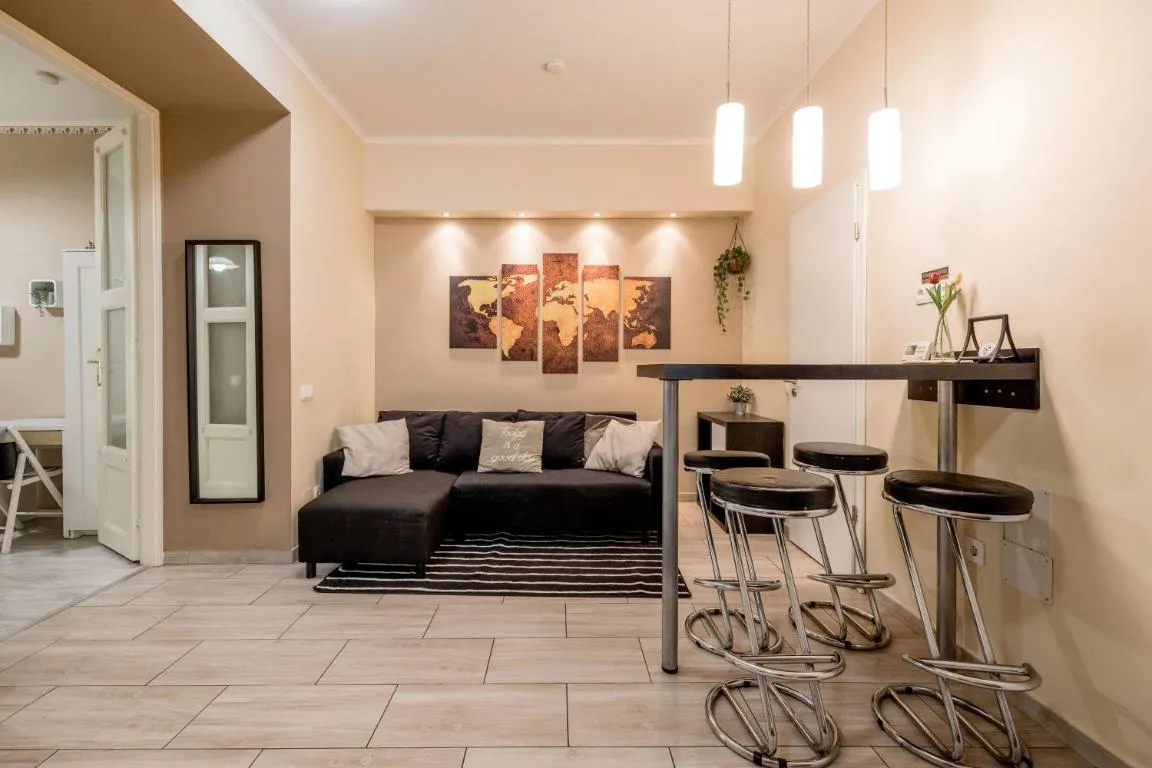 Image of RoomBack Rooms – 2BR Apt with AC near Deak ter