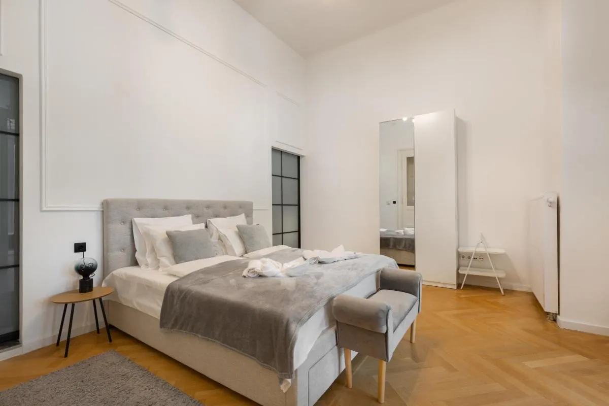 Image 6 of SUPER CENTRAL 2BR-2BT with Balcony&View&Sauna&Jacuzzi