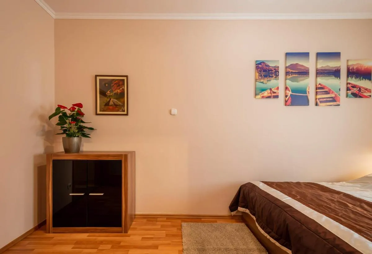 Image 6 of Santos 1214 Apartment