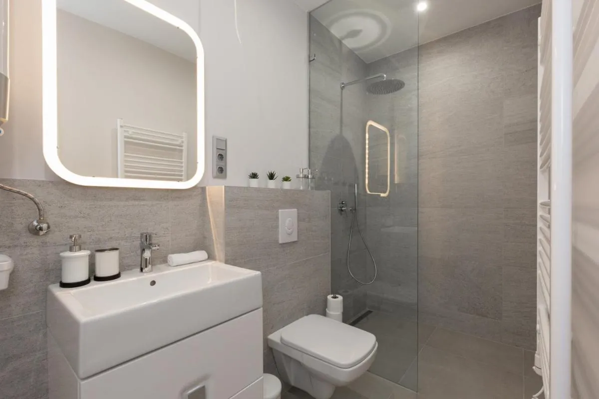 Image 6 of Space and Elegance in The Heart of Budapest