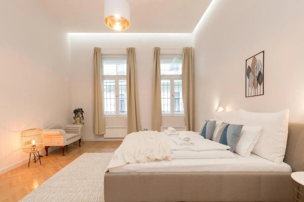 Image 1 of Space and Elegance in The Heart of Budapest