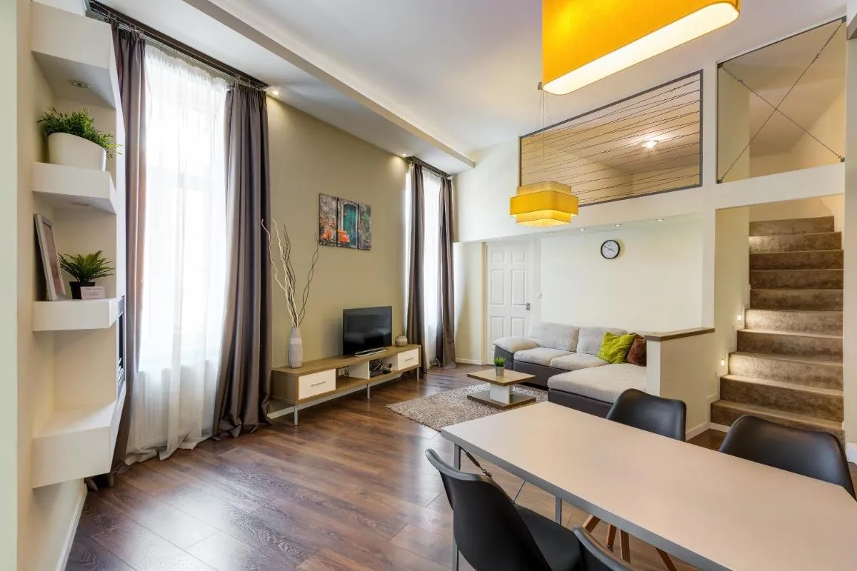 Image 6 of Spacious & stylish apartment in downtown Budapest