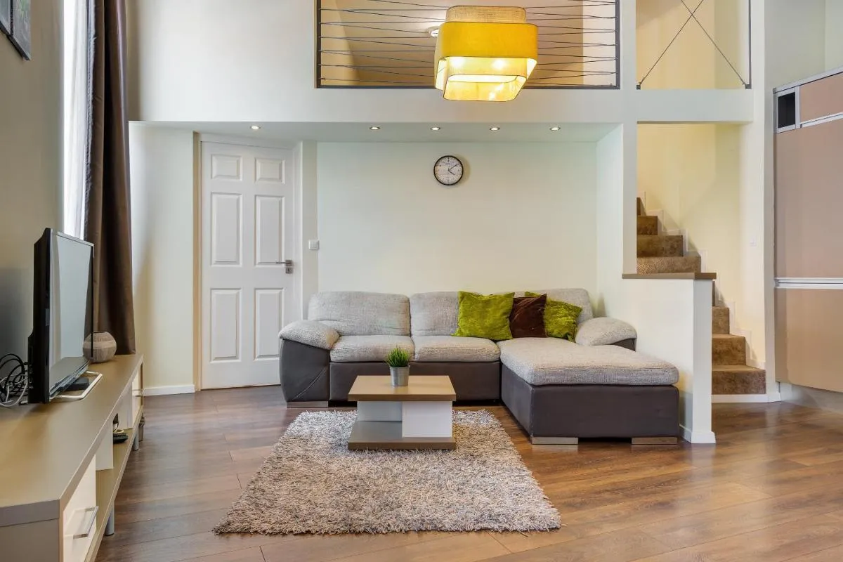 Image 5 of Spacious & stylish apartment in downtown Budapest