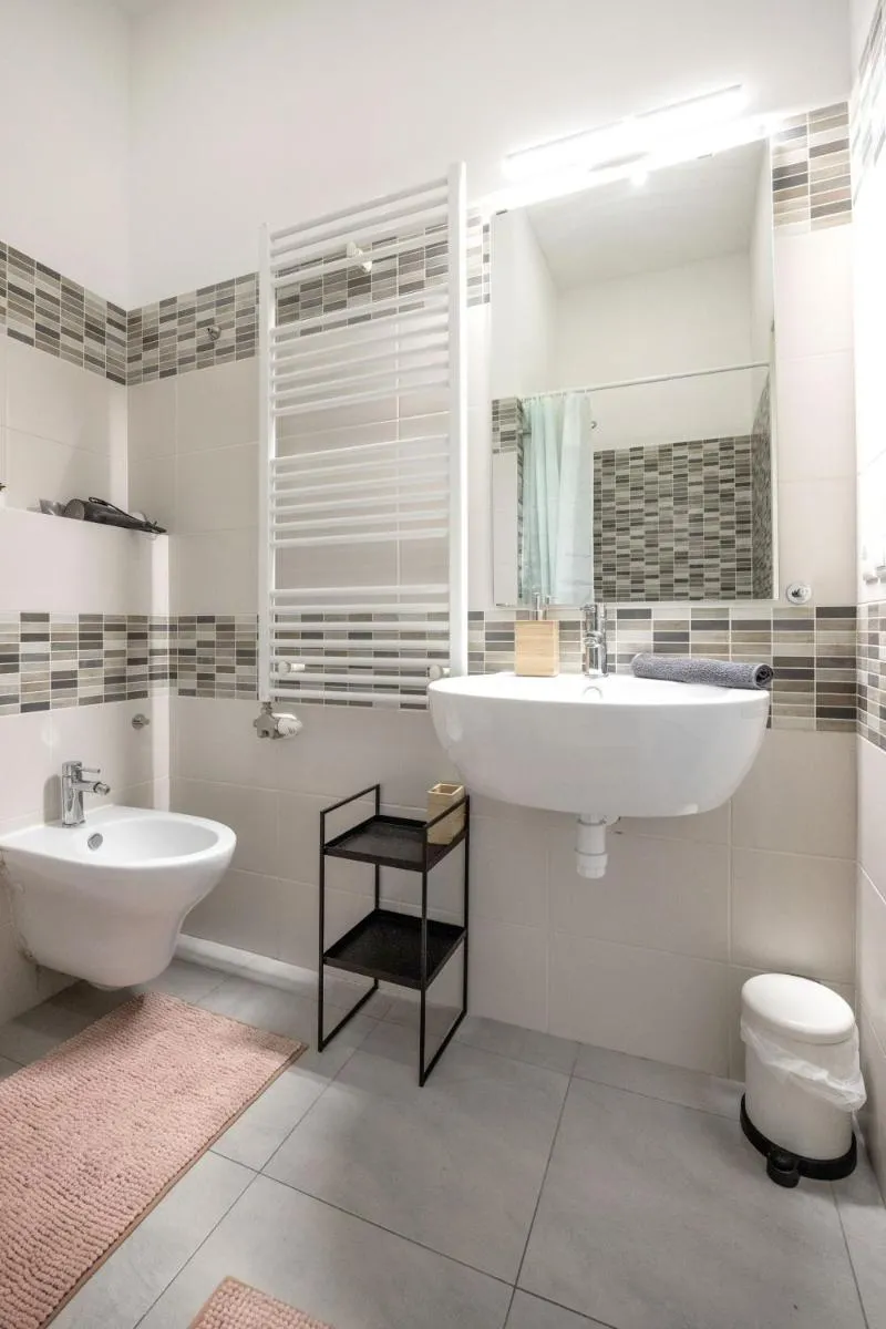 Image 4 of Spacious three-bedroom apartment in the centre