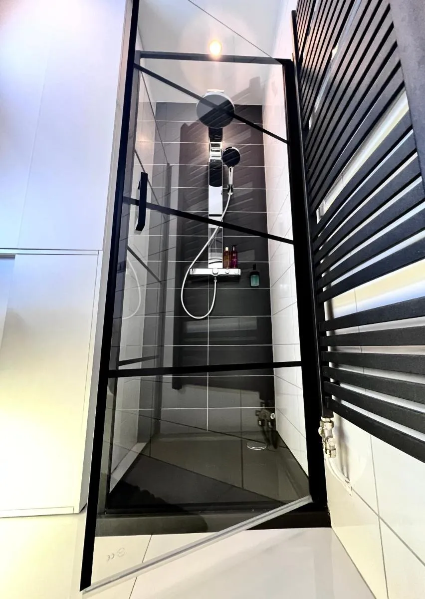 Image 3 of SuiteAngel – Luxury Design Condo with free garage