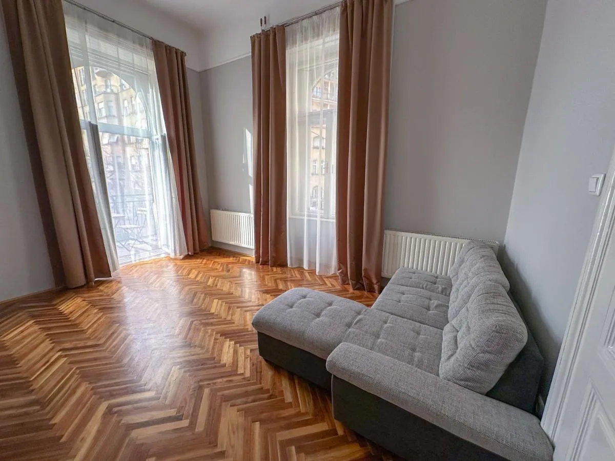 Image 3 of Sunny Castle Apartment