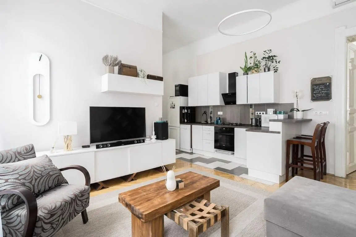 Image of Sunrise Lounge Corvin 63m2 AC