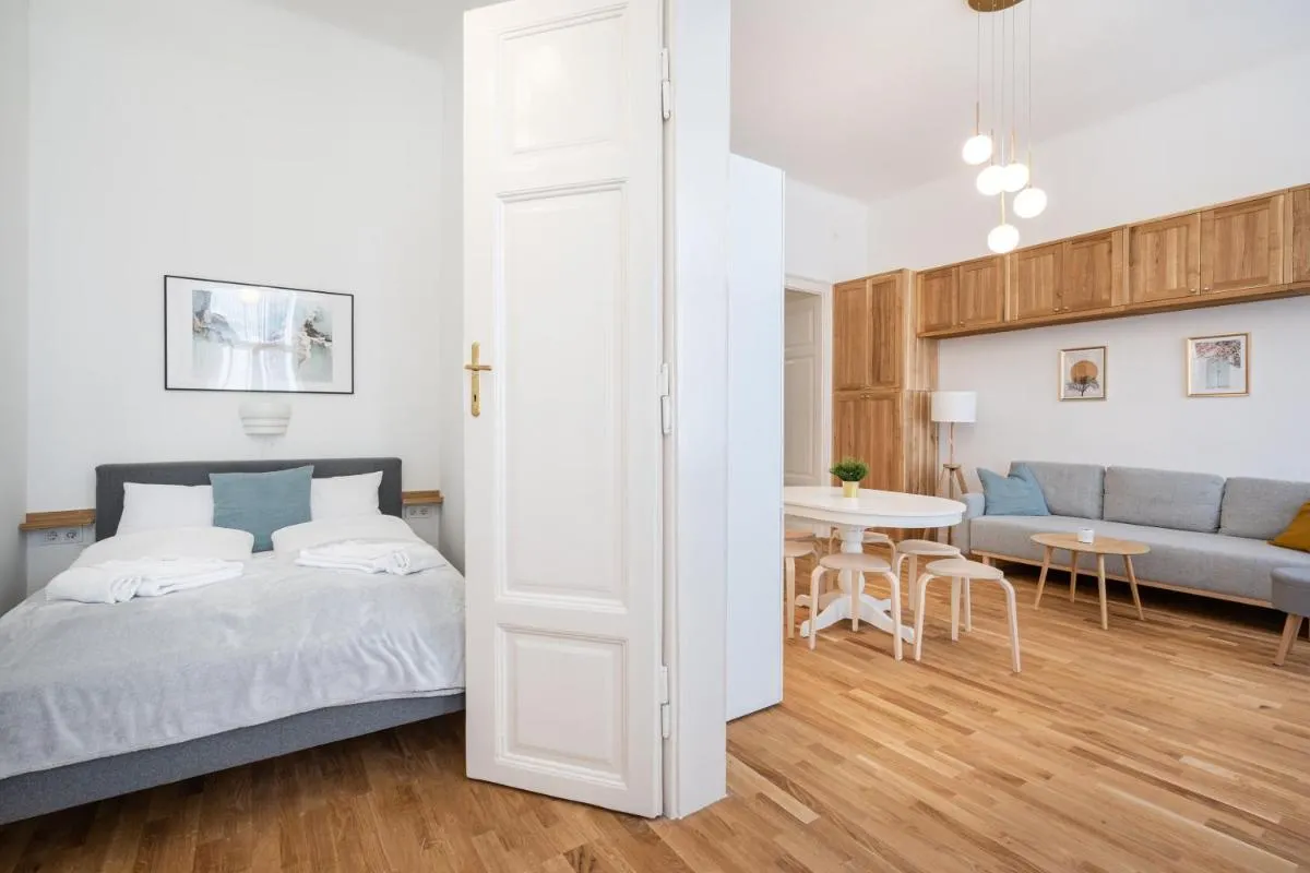Image 1 of Sunset Treasure 3-BDR Apartment