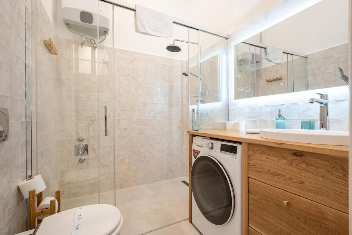 Image 2 of Sunset Treasure 3-BDR Apartment