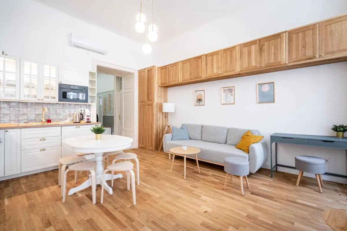 Image 3 of Sunset Treasure 3-BDR Apartment