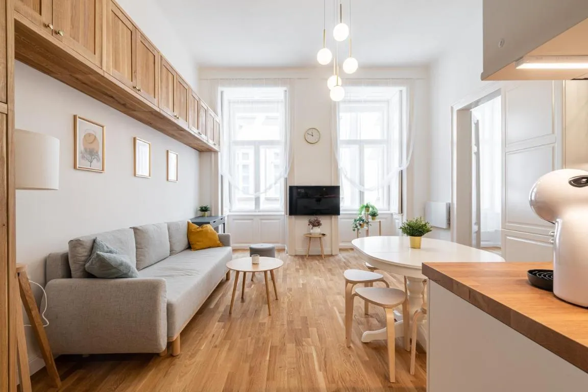 Image of Sunset Treasure 3-BDR Apartment