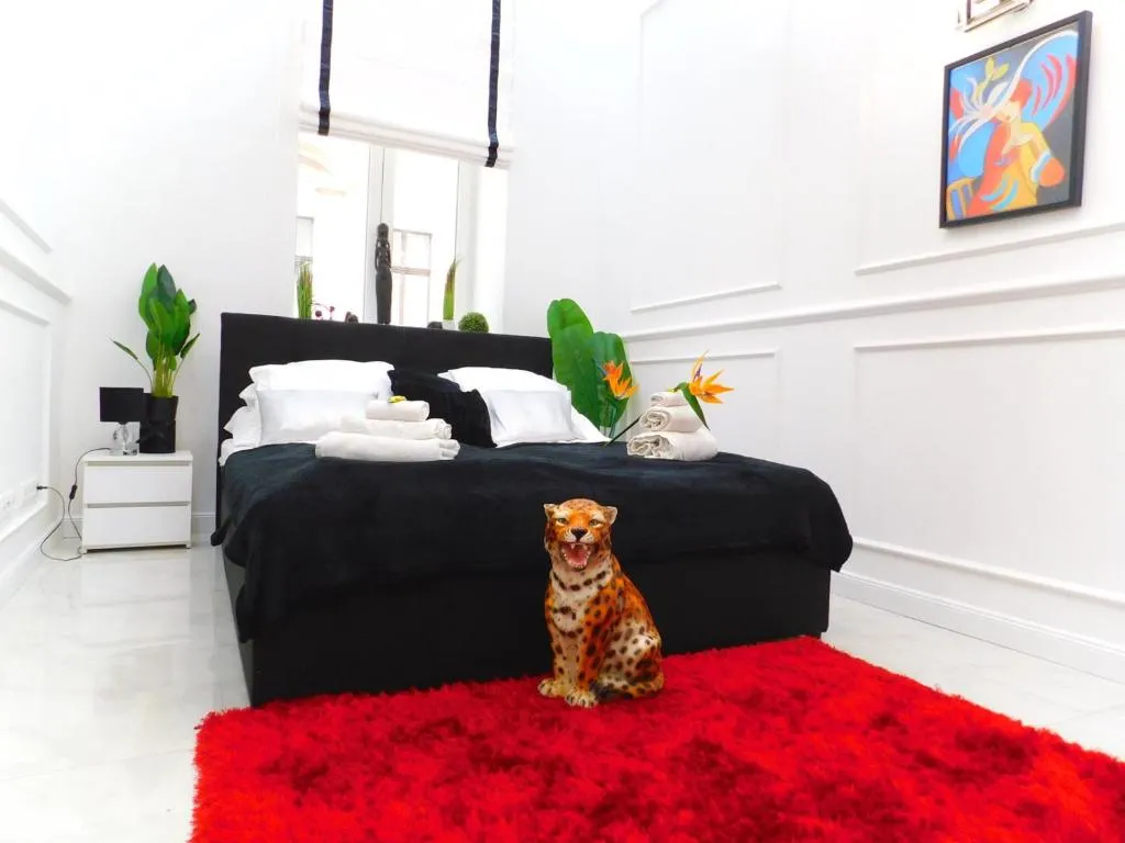 Image of THE Wonder Deer Apartment next to the Opera self check-in