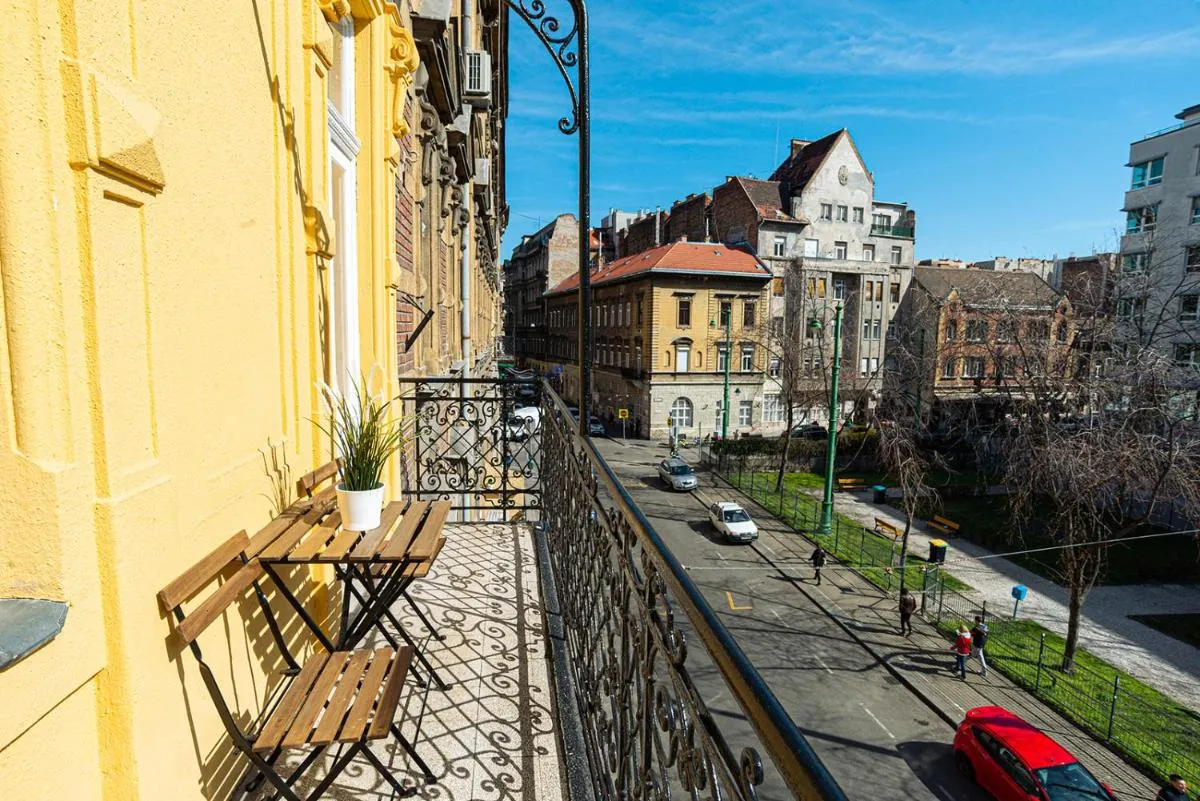 Image 5 of Terrace VuVu – Apartment with balcony in the heart of Budapest