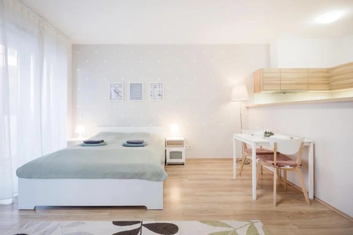 Image of The Chic Crib with Balcony