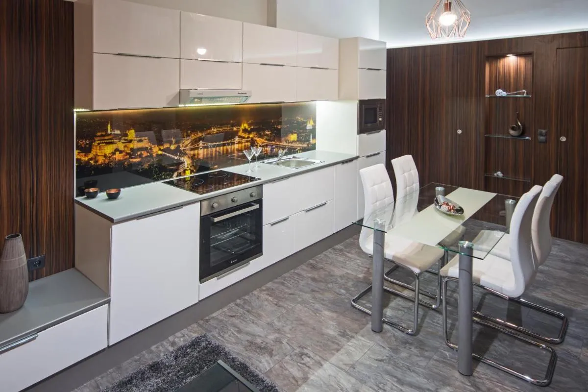 Image 3 of Trendy City Apartment