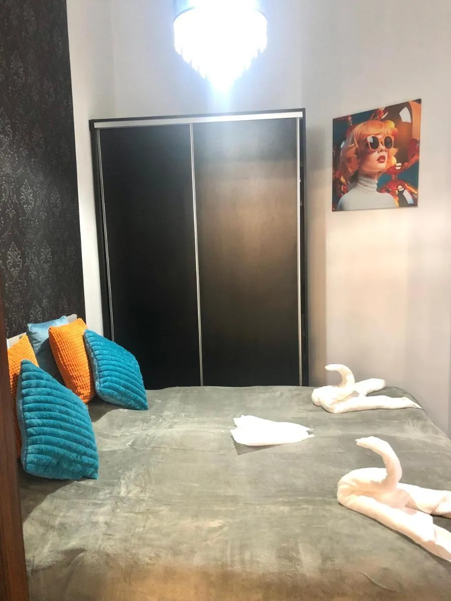 Image 4 of Trendy City Apartment