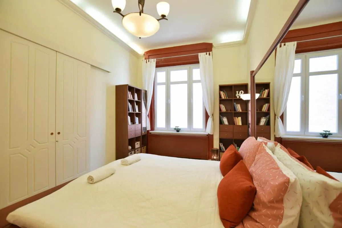 Image 5 of Ultra central apartment at Synagogue