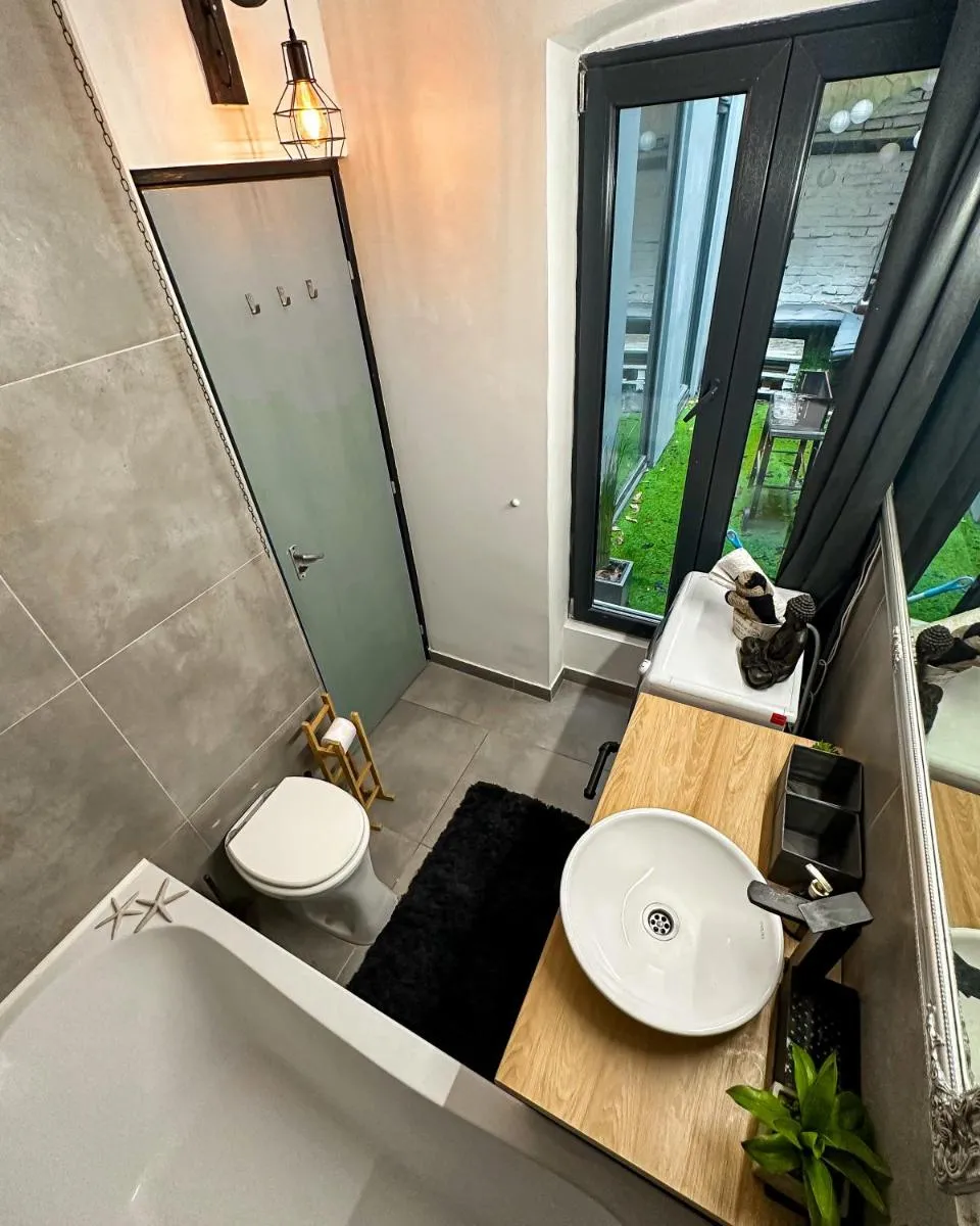 Image 2 of Urban Studio with Private Garden near ANDRASSY