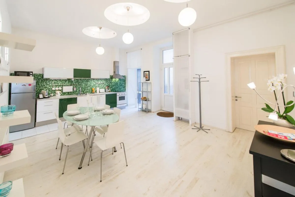 Image 3 of Venus Apartments – City Park I