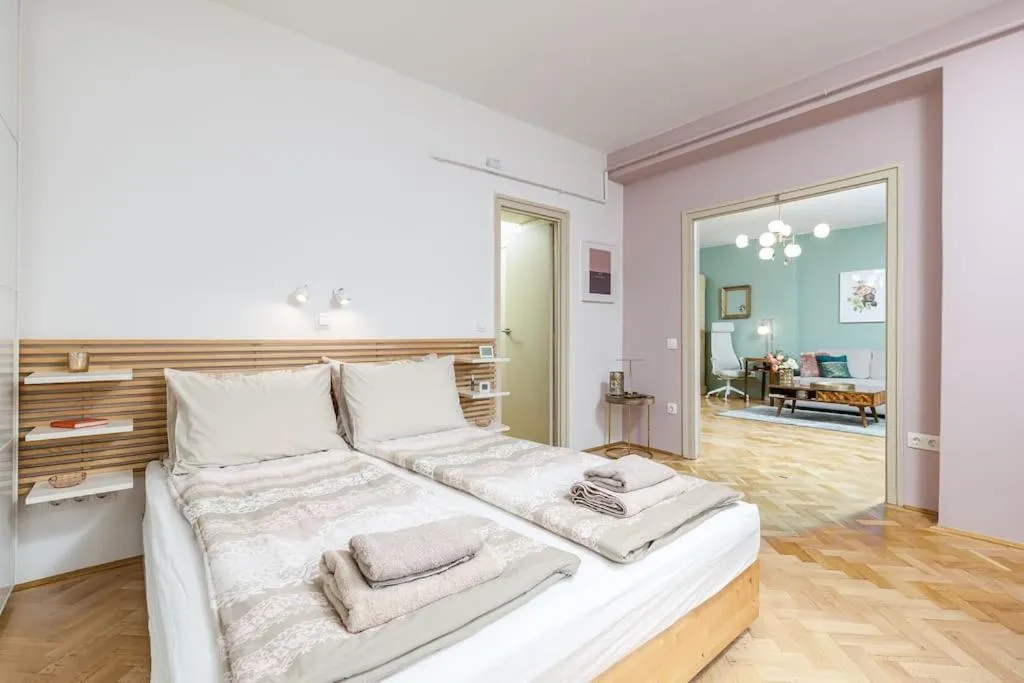 Image 1 of Venus Apartments – Gellert Hill