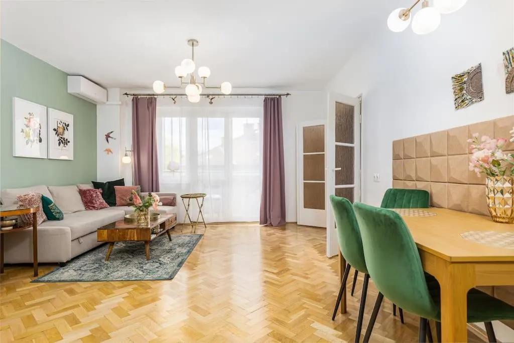Image 3 of Venus Apartments – Gellert Hill