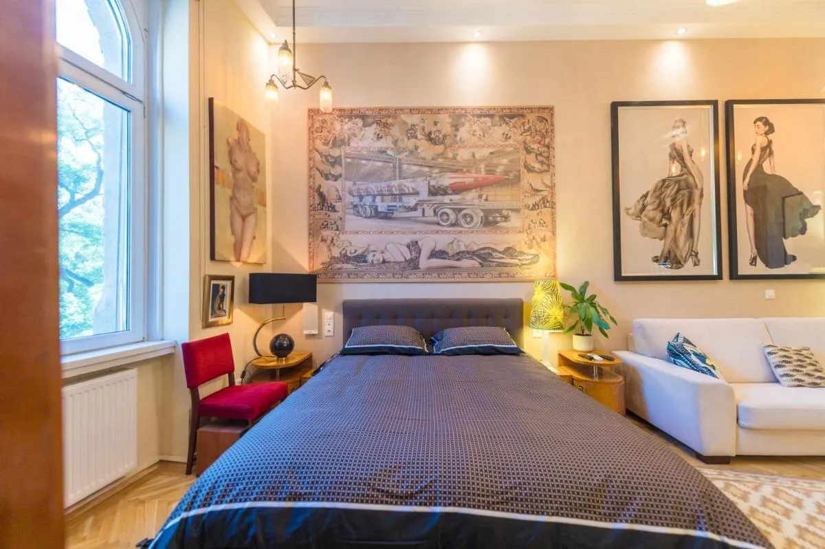Image 6 of Venus Apartments – The Actor’s Den