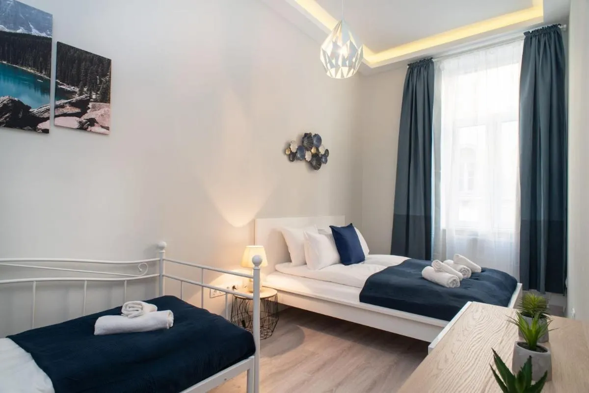 Image 5 of Very central NEW and large AC apartment
