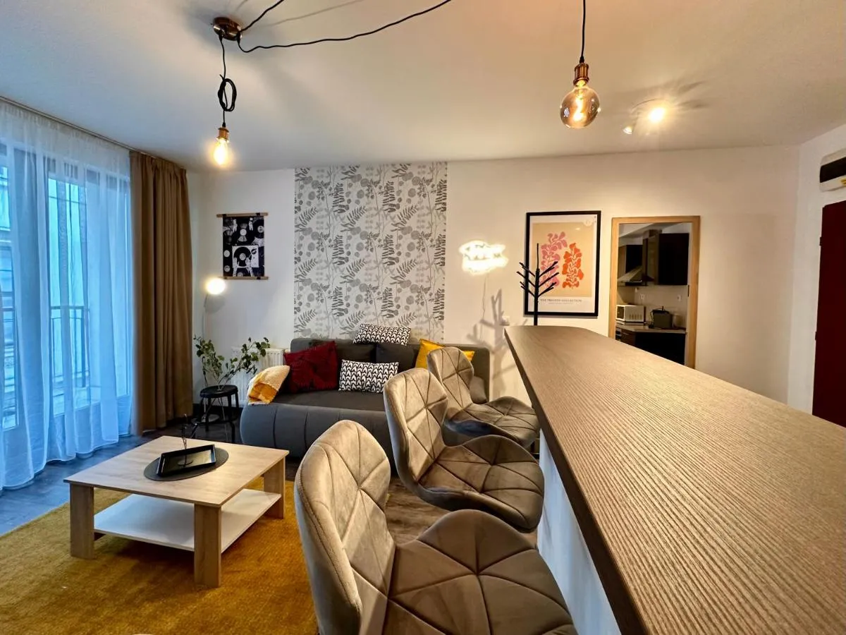 Image 4 of Vinyl Gozsdu Apartments
