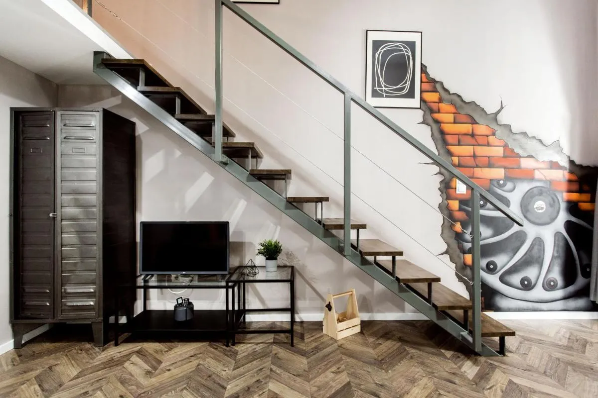 Image 4 of Walk to Nightlife from Elegant and Quiet Apartment