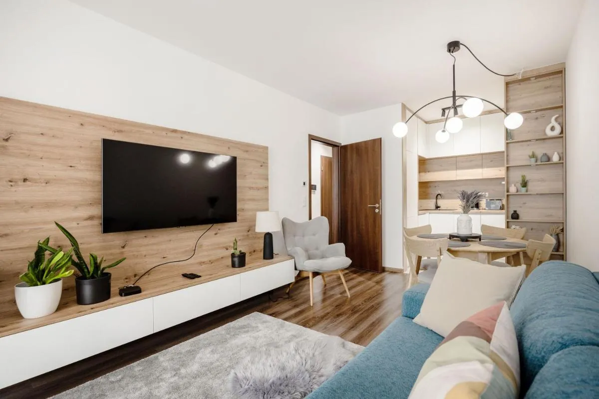 Image 4 of Walnut Tree Apartment