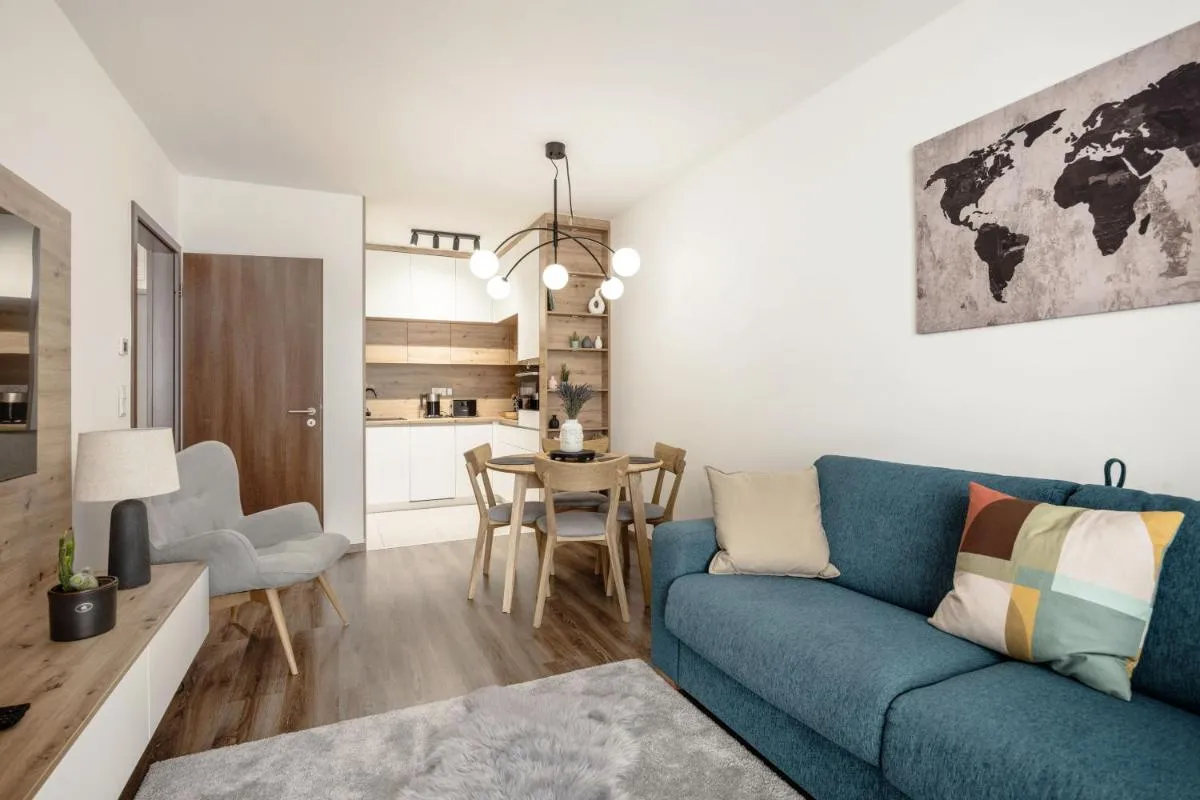 Image 2 of Walnut Tree Apartment