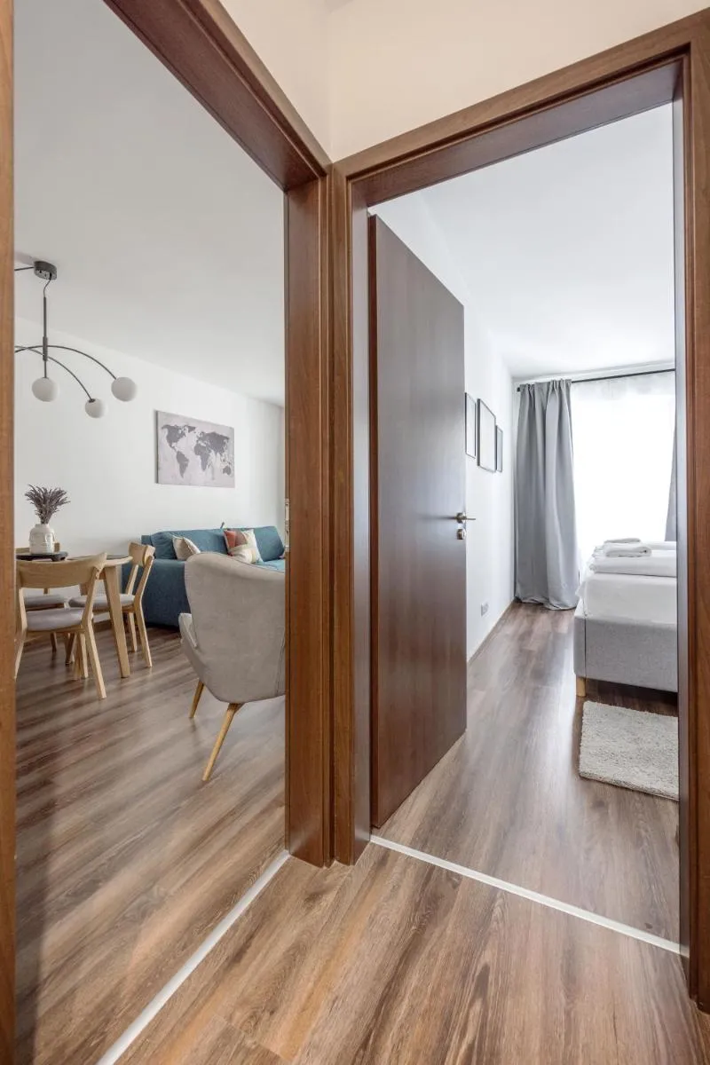 Image 6 of Walnut Tree Apartment
