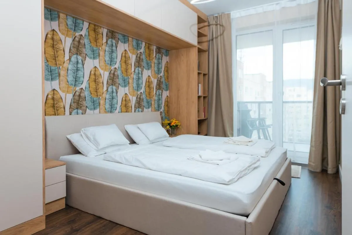 Image 1 of WaterFront City Apartments by UrbanRent