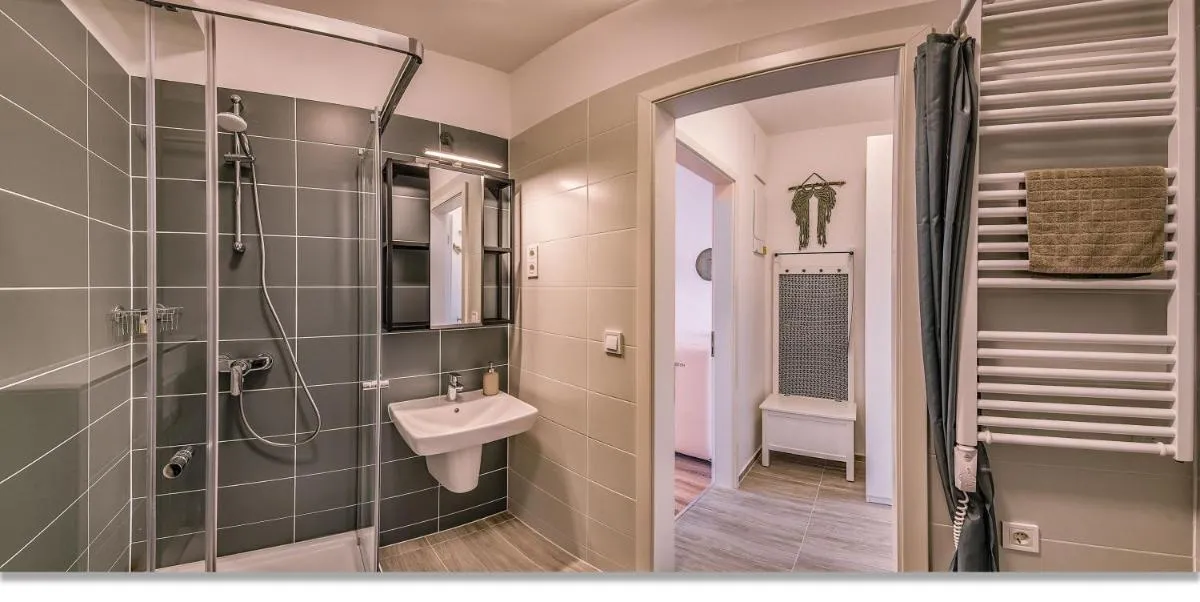 Image 5 of Waterfront Boutique Suite