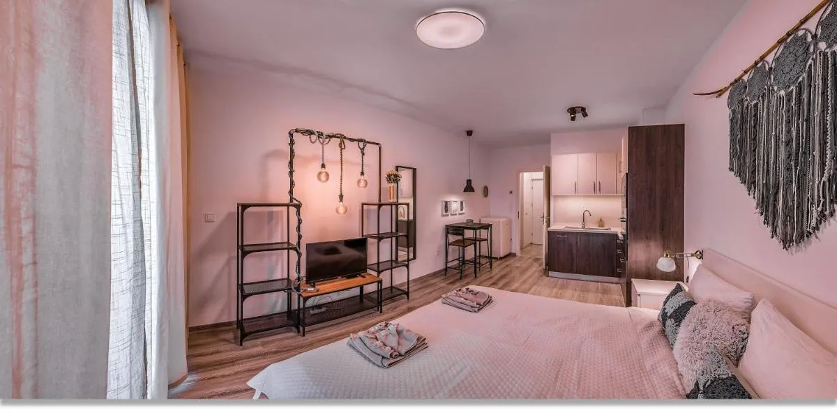 Image 4 of Waterfront Boutique Suite