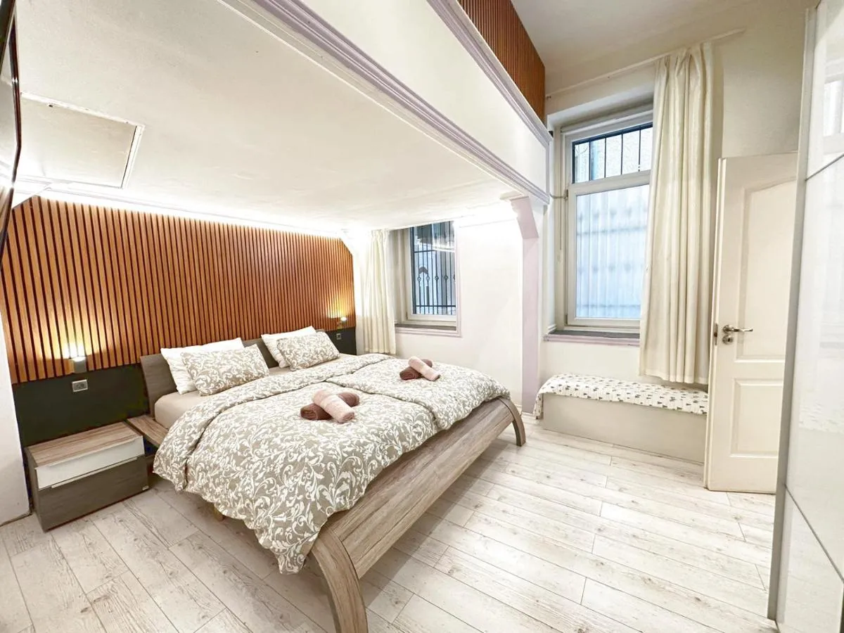 Image 1 of Yes, yes! lovely apartment good amenities Budapest center