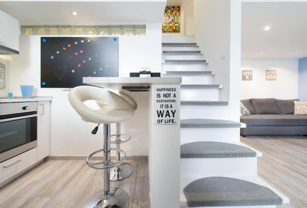 Image 3 of happy home BLUE – apartment with free Pinball Machine