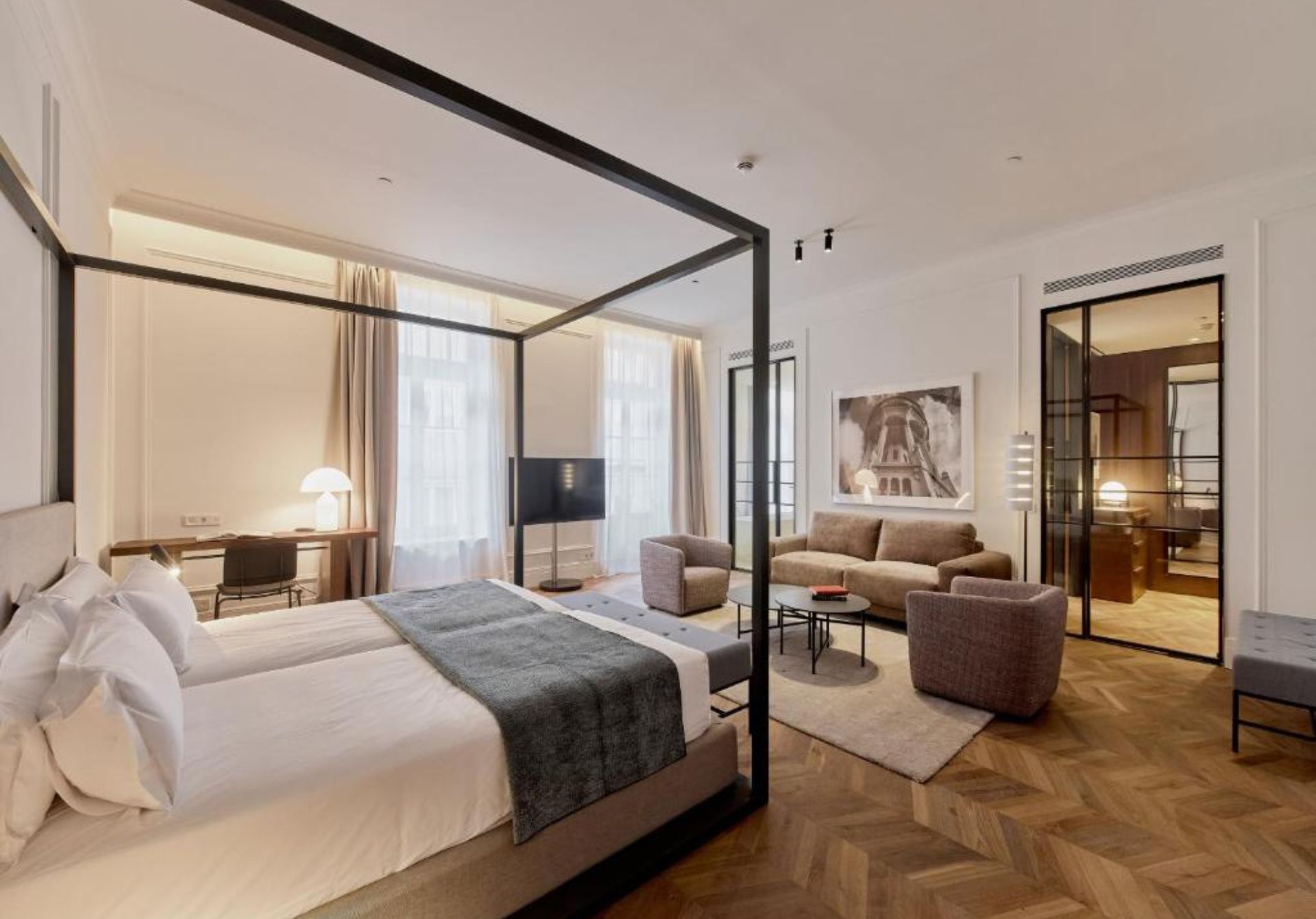 Kozmo Hotel Suites & Spa – The Leading Hotels of the World
