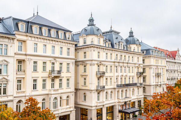 exterior - autumn transformation